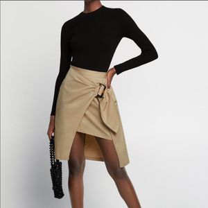 ❌SOLD!❌ NEW! ZARA - NWT / Unique sarang buckle skirt / Size: XS